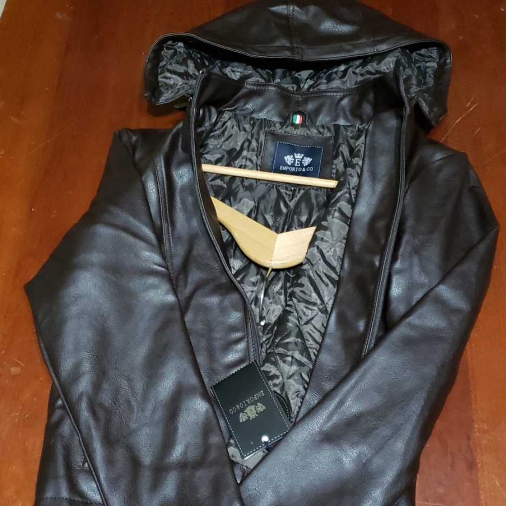 Leather jacket - Picture 2 of 2